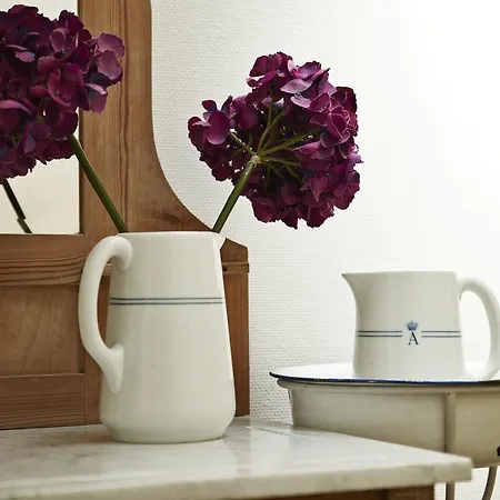 Ronne Vandrerhjem Hostal *