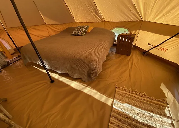 Ronne Vandrerhjem 호스텔 *