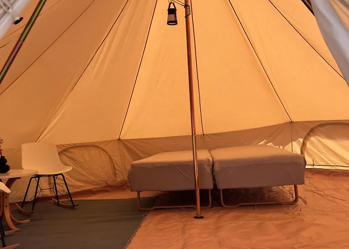 Ronne Vandrerhjem 호스텔 *