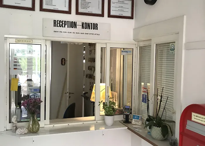 Ronne Vandrerhjem * 론네