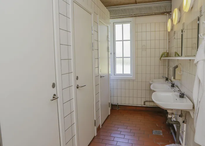 Ronne Vandrerhjem * 론네