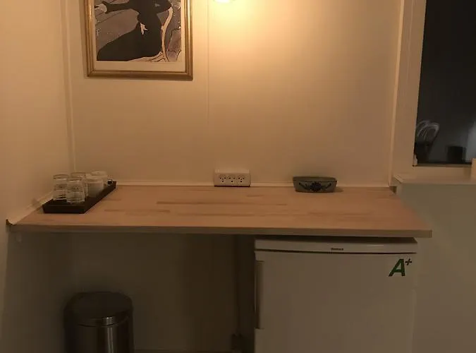 Ronne Vandrerhjem * Rønne